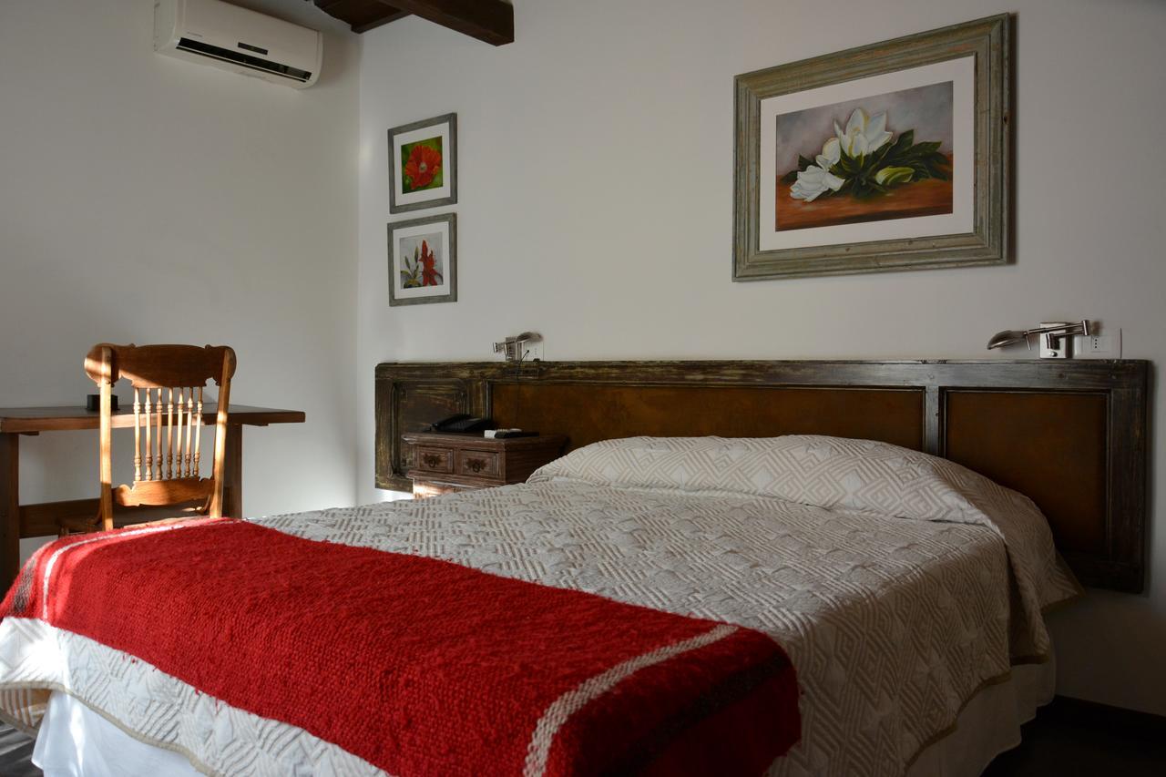 Hotel Posada La Comandancia Melo Extérieur photo